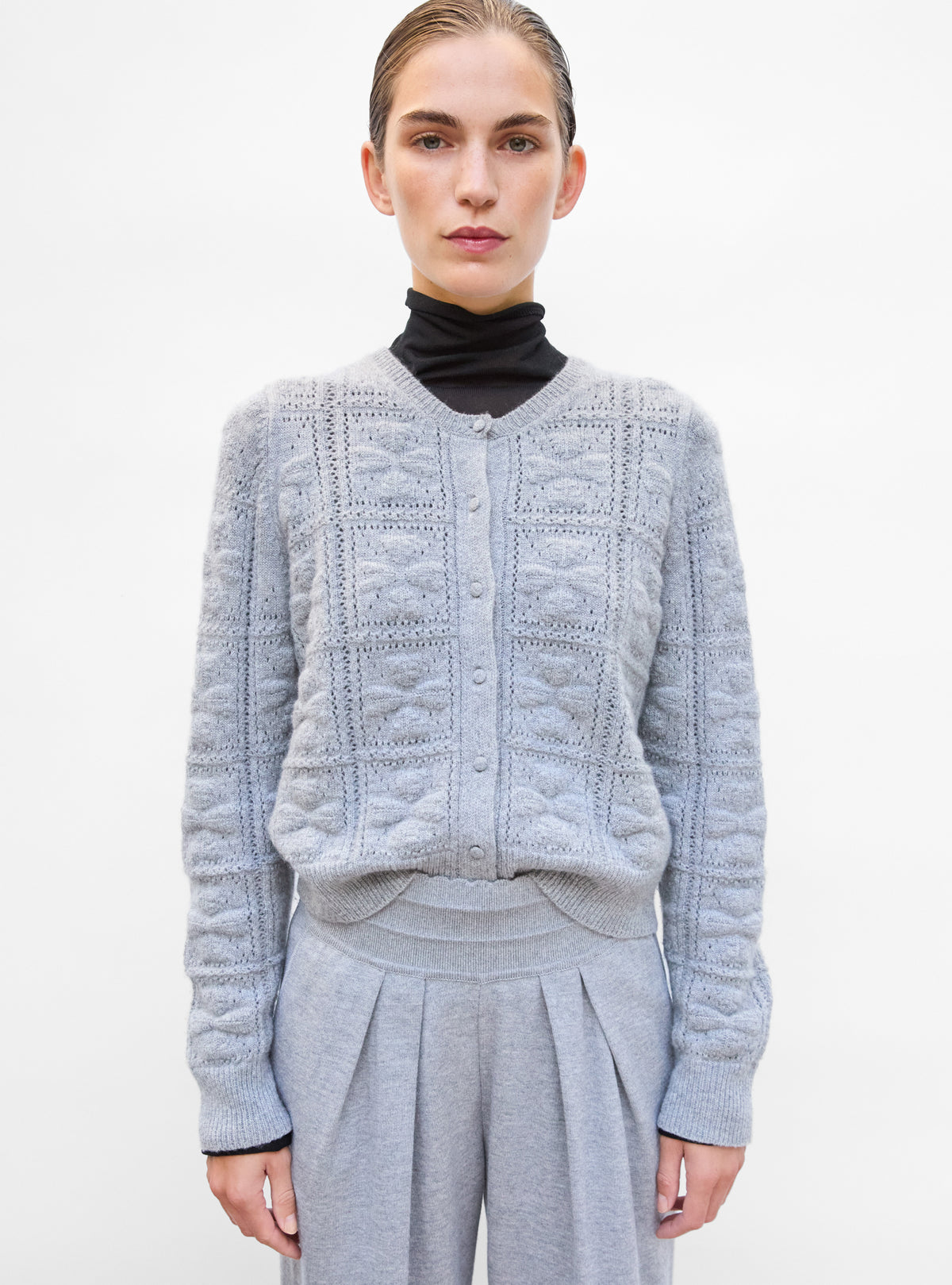 Cardigan doux maille trèfle gris moyen- Vêtement de luxe femme