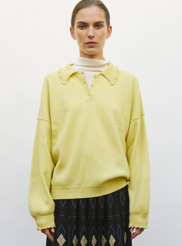 Comfy knit polo shirt with ruffled neckline - Image principale