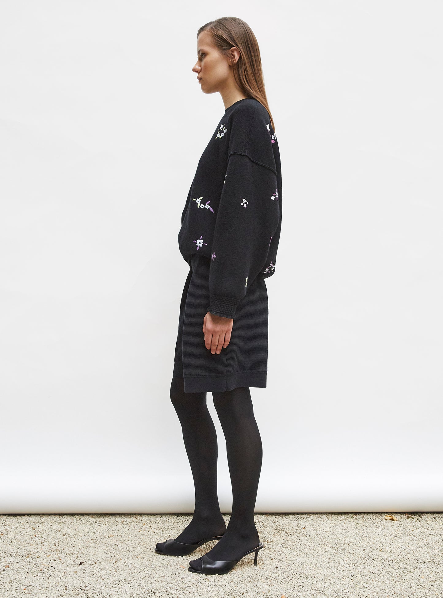 Sweat loose finitions brodées noir profond-multi - Sweat de luxe