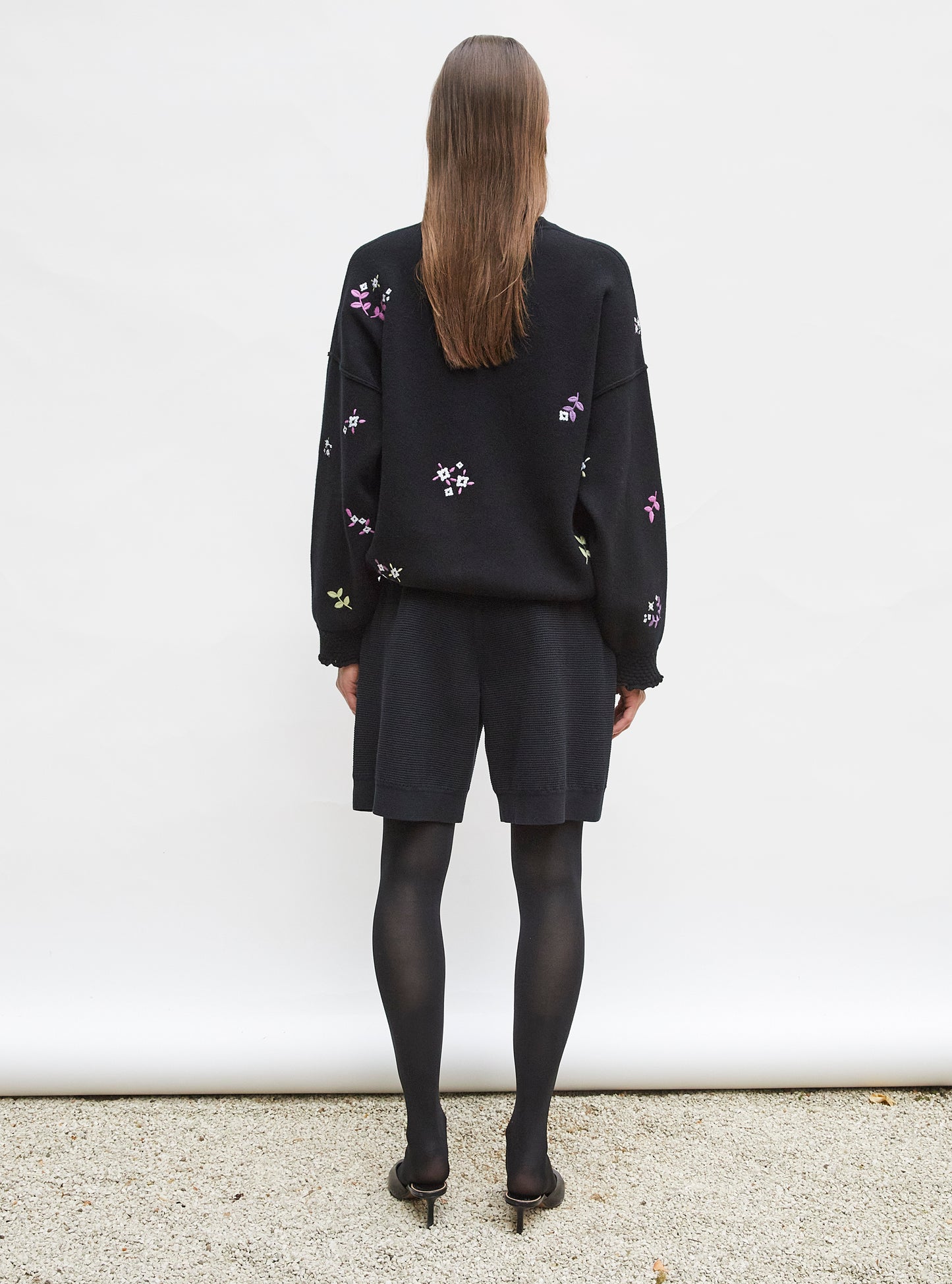 Sweat loose finitions brodées noir profond-multi - Vêtement de luxe femme