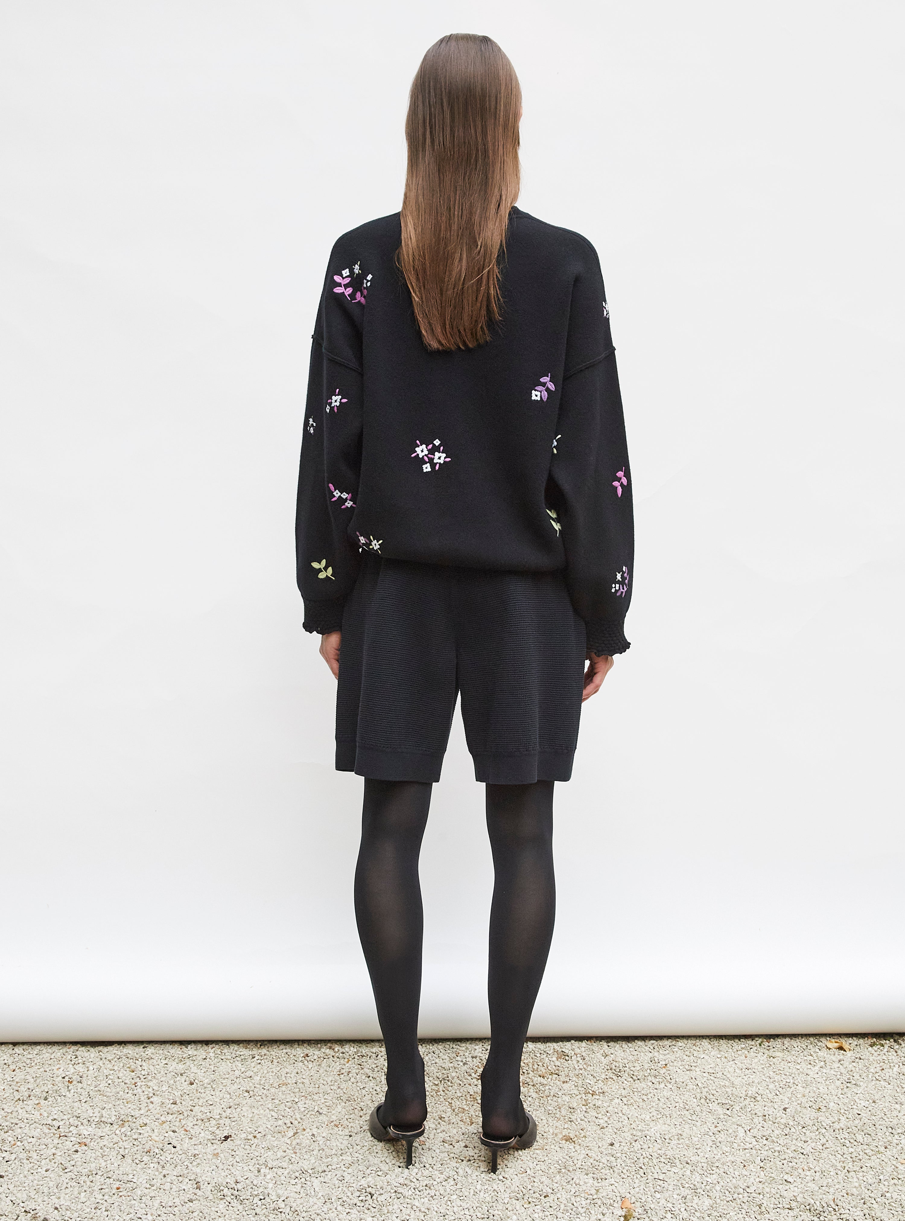 Sweat loose finitions brodées noir profond-multi - Vêtement de luxe femme