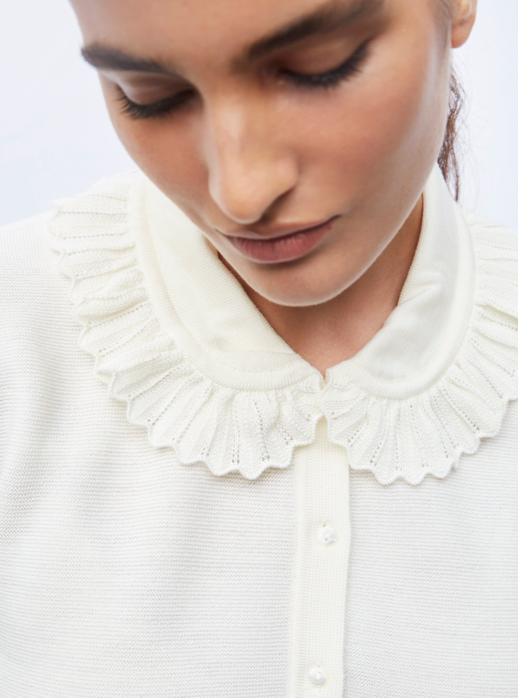 ruffled collar knit shirt natural Molli
