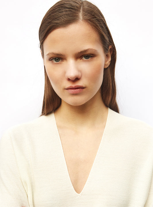 oversized thin v-neck top