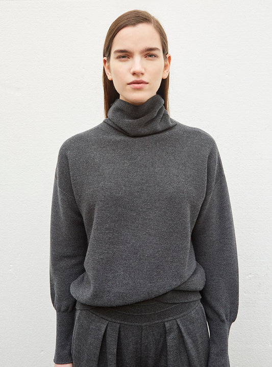oversized slim top with stand-up collar