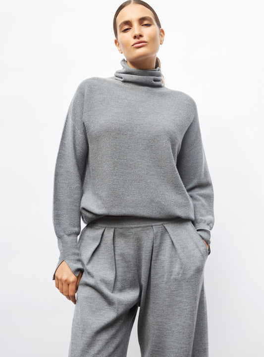 molli oversized slim top with stand-up collar
