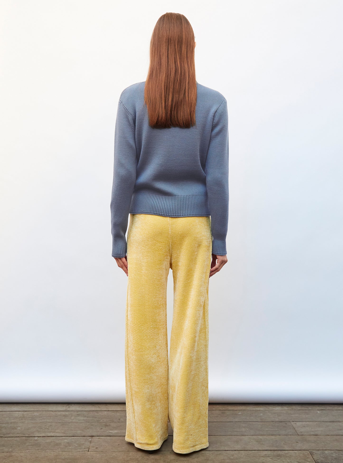 Pull droit à encolure v Acier - Vêtement de luxe femme