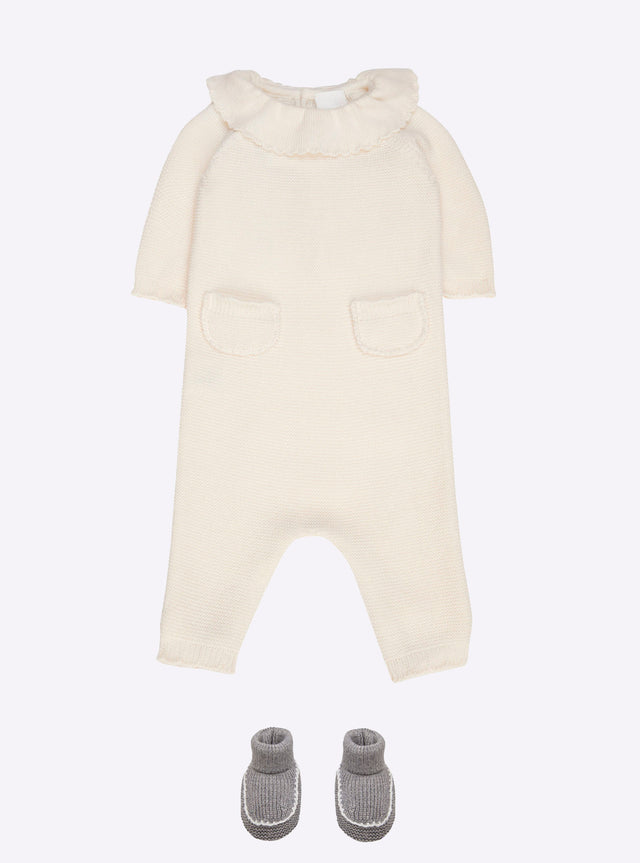 baby sleepsuit with scalloped collar - Image principale