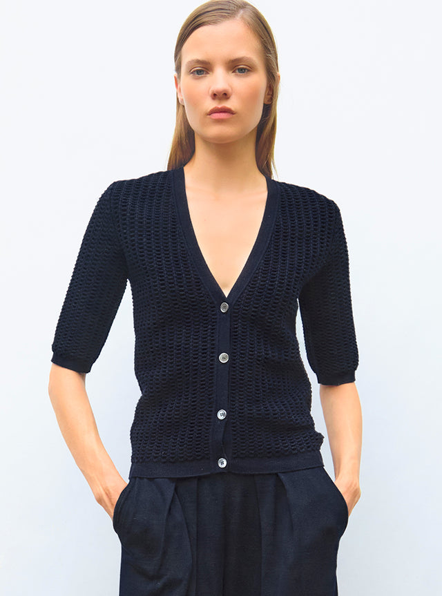 v-necked top in smocked knit - Image principale