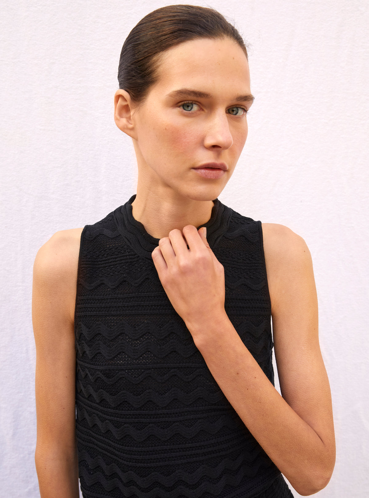 Robe courte maille croquet noir profond - Vêtement en maille de luxe Molli