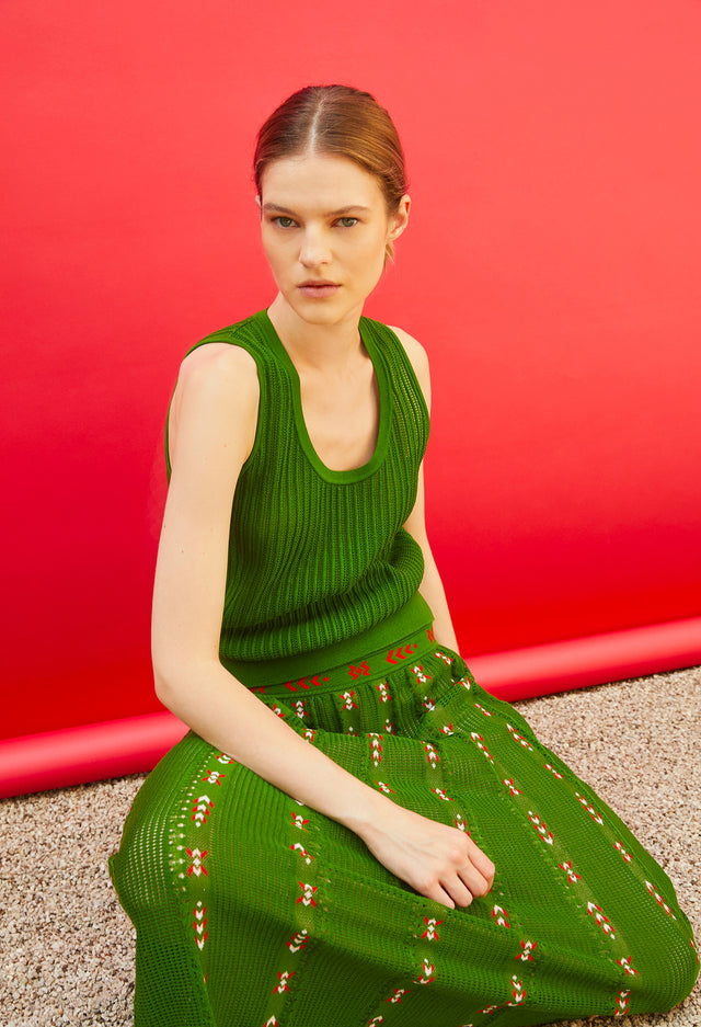 far west <em>discover</em> Molli