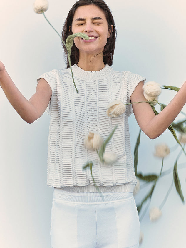 tops <em>discover</em> Molli