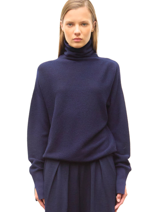 Top fin maille point mousse col montant Indigo - Vêtement de luxe femme