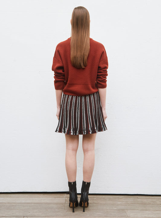 short sweater in wavy knit