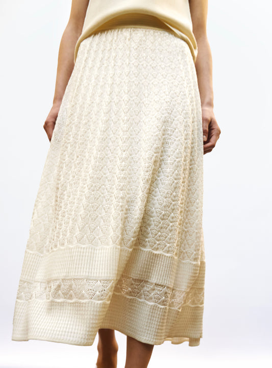 fluid skirt with marbleized effect