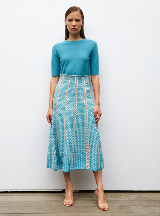 fine top with elbow-length sleeves