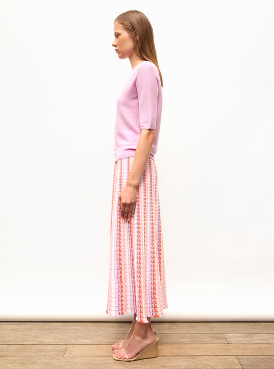 fine top with elbow-length sleeves