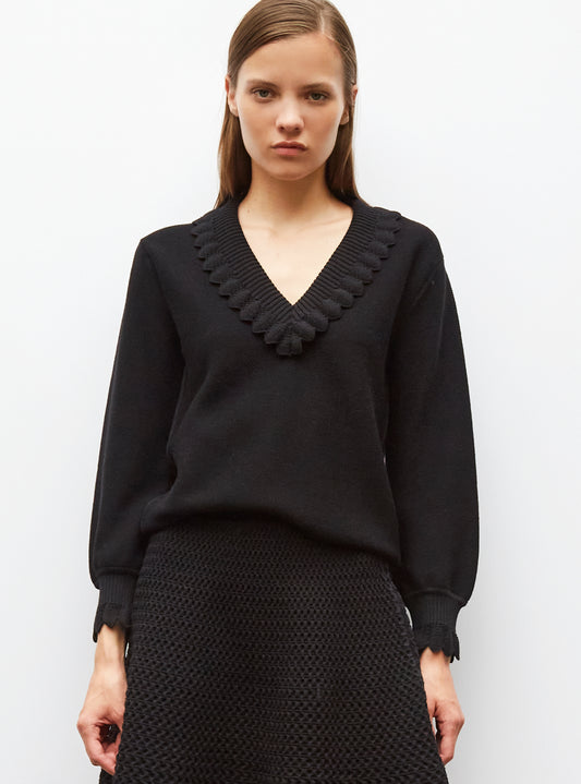 ruffled v-neck fine top