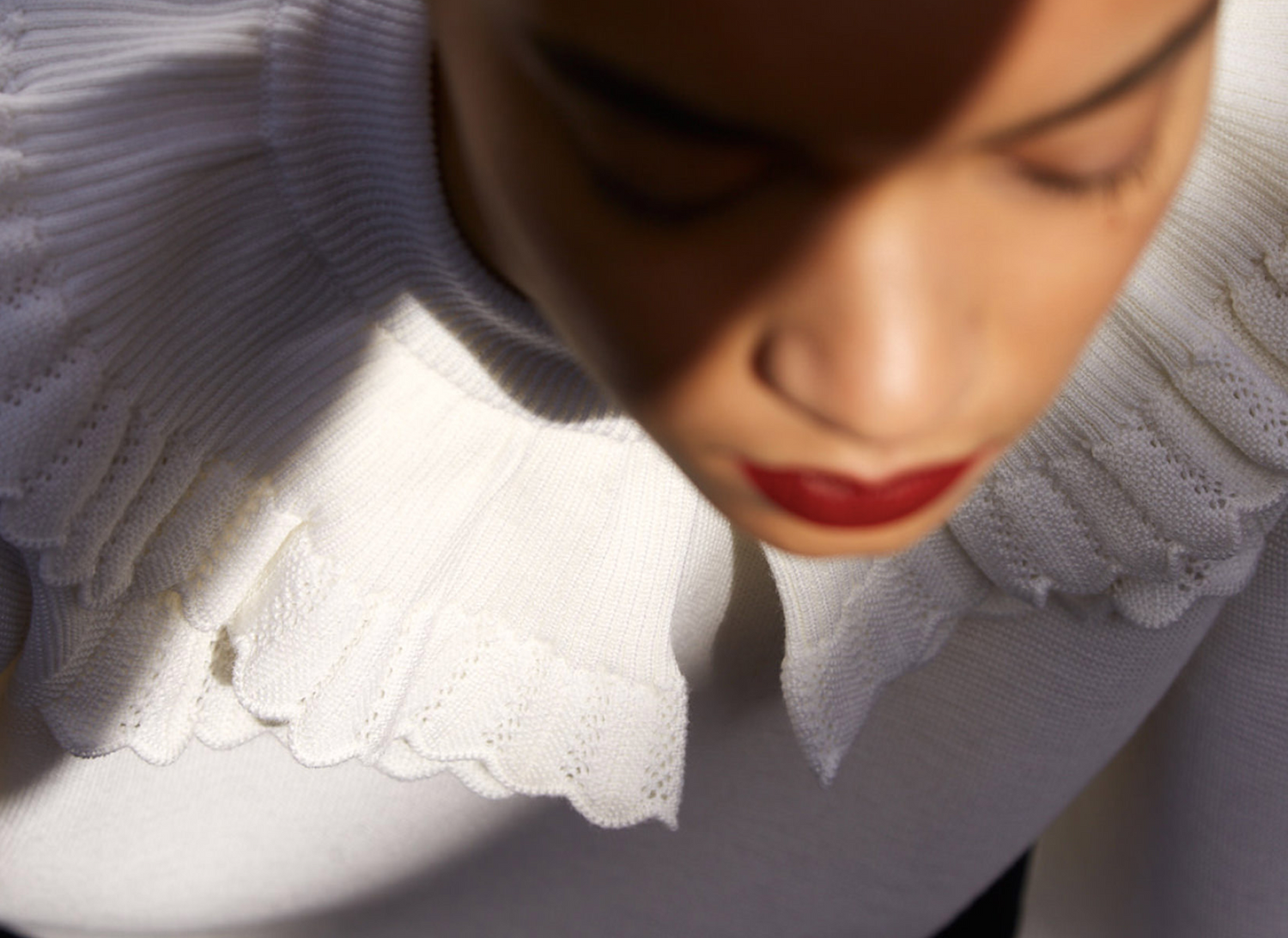 Top en maille fine à col romantique : vêtements de luxe Molli