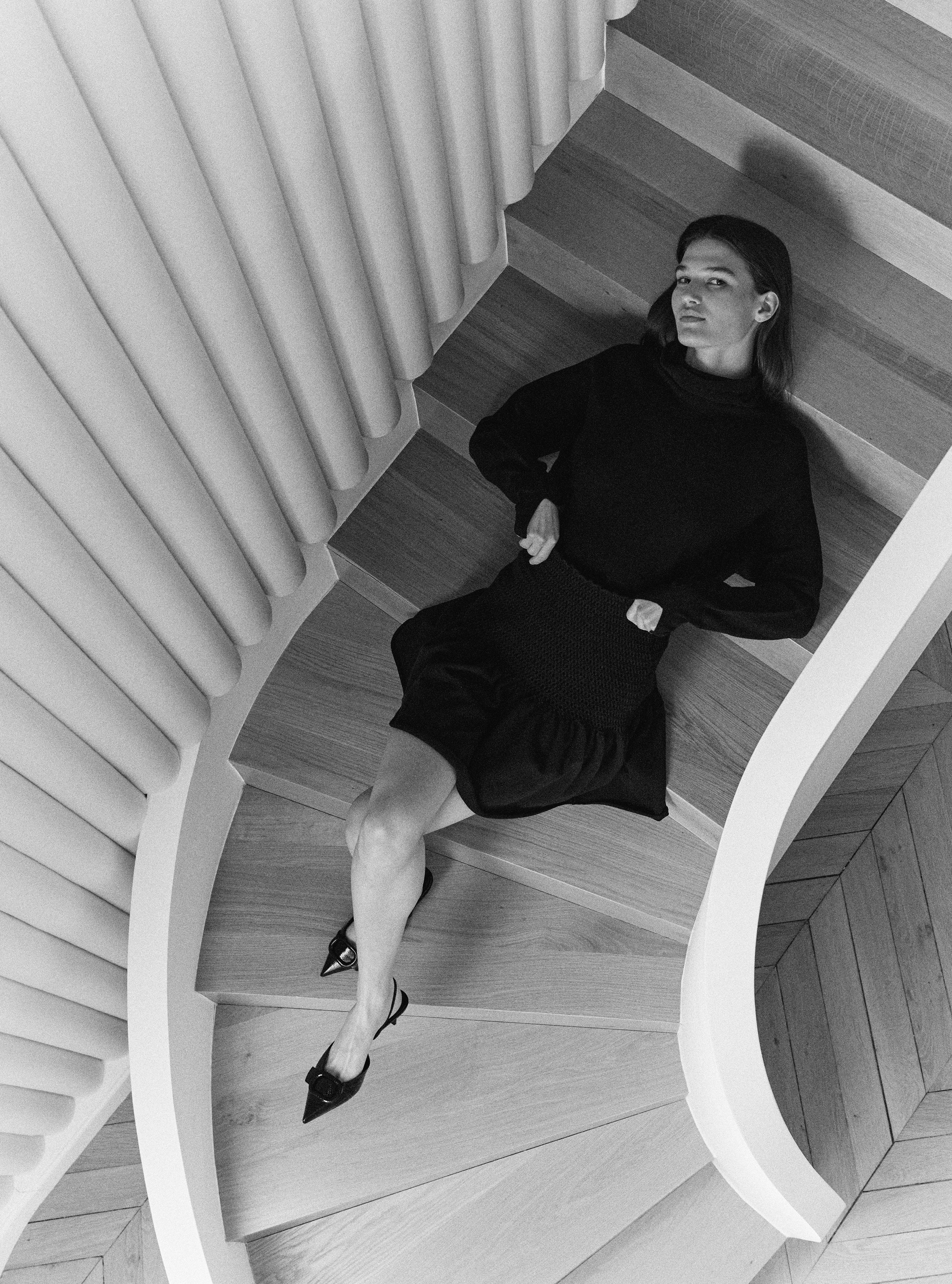 Top fin oversize à col montant Noir Profond - Vêtement en maille de luxe