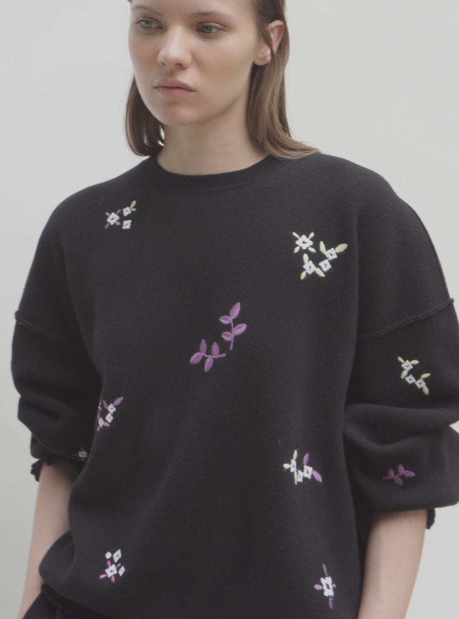 Sweat en maille de luxe Molli - Sweat loose finitions brodées noir profond-multi