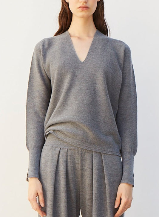 oversized thin v-neck top