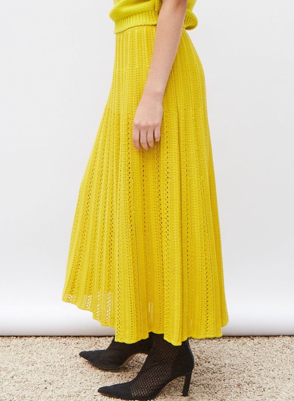 And other stories yellow pleated skirt sale